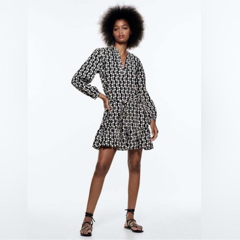 Zara TheβPaula white and black Mini Dress Long Sleeve ruffled details size XS